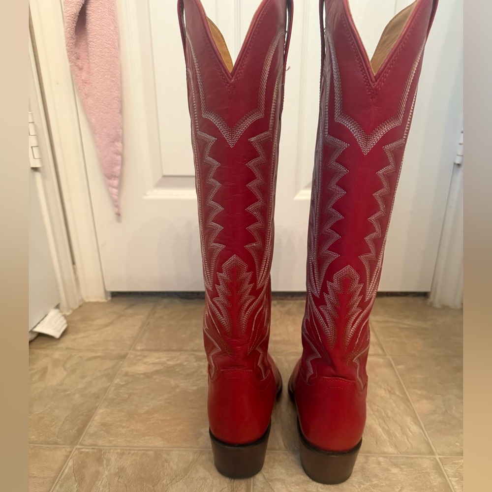 Tecovas Red and Gray Heeled Boots with Streamlined Design